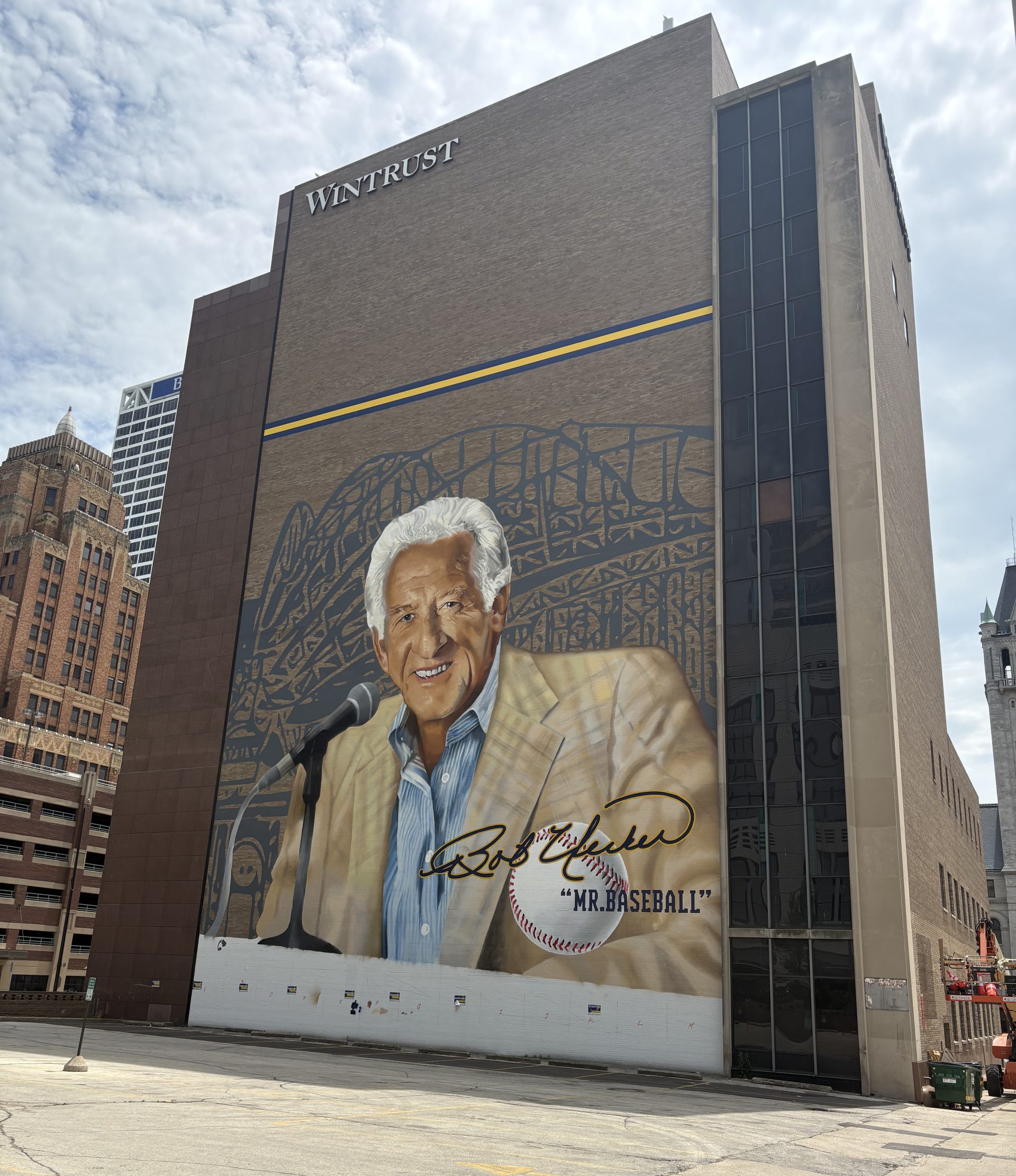 body-mechanics-bob-uecker-mural-milwaukee